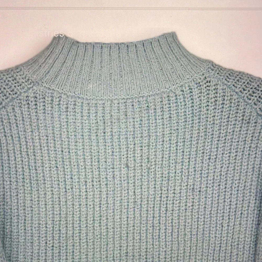 Medium J. Crew light blue pullover sweater - Picture 4 of 4